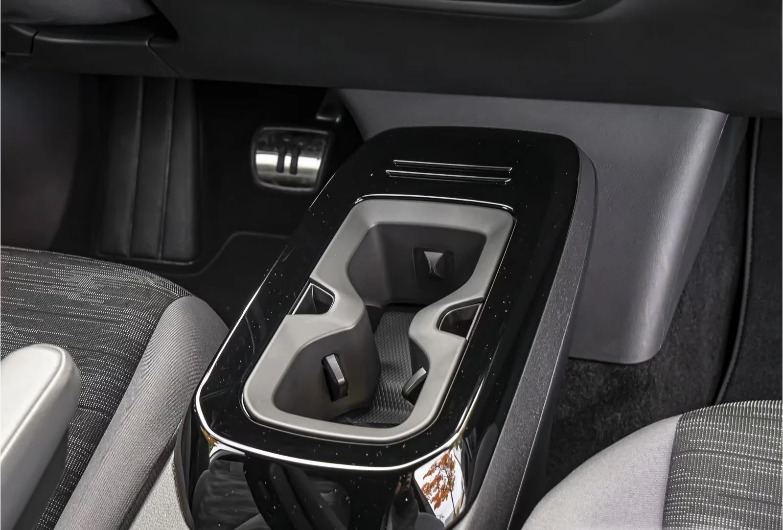 VW ID.4 PURE/170HP/ACC/CARPLAY/BSA/KLESS/360/L.ASS/958f | Mobile.bg � ����������� 12