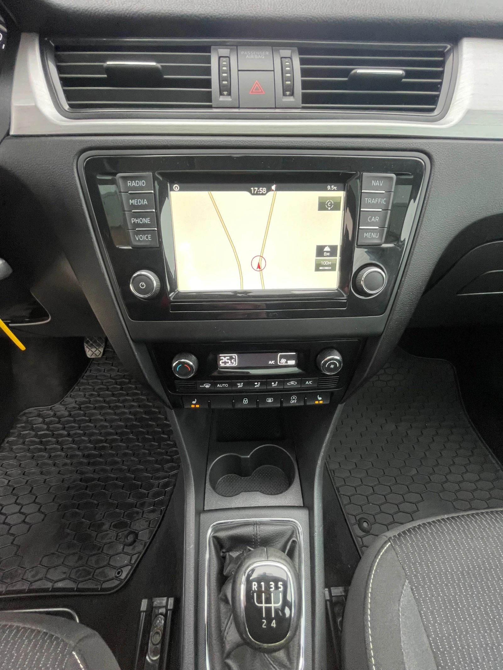 Skoda Rapid 1.4TDI-90�.�. | Mobile.bg � ����������� 12
