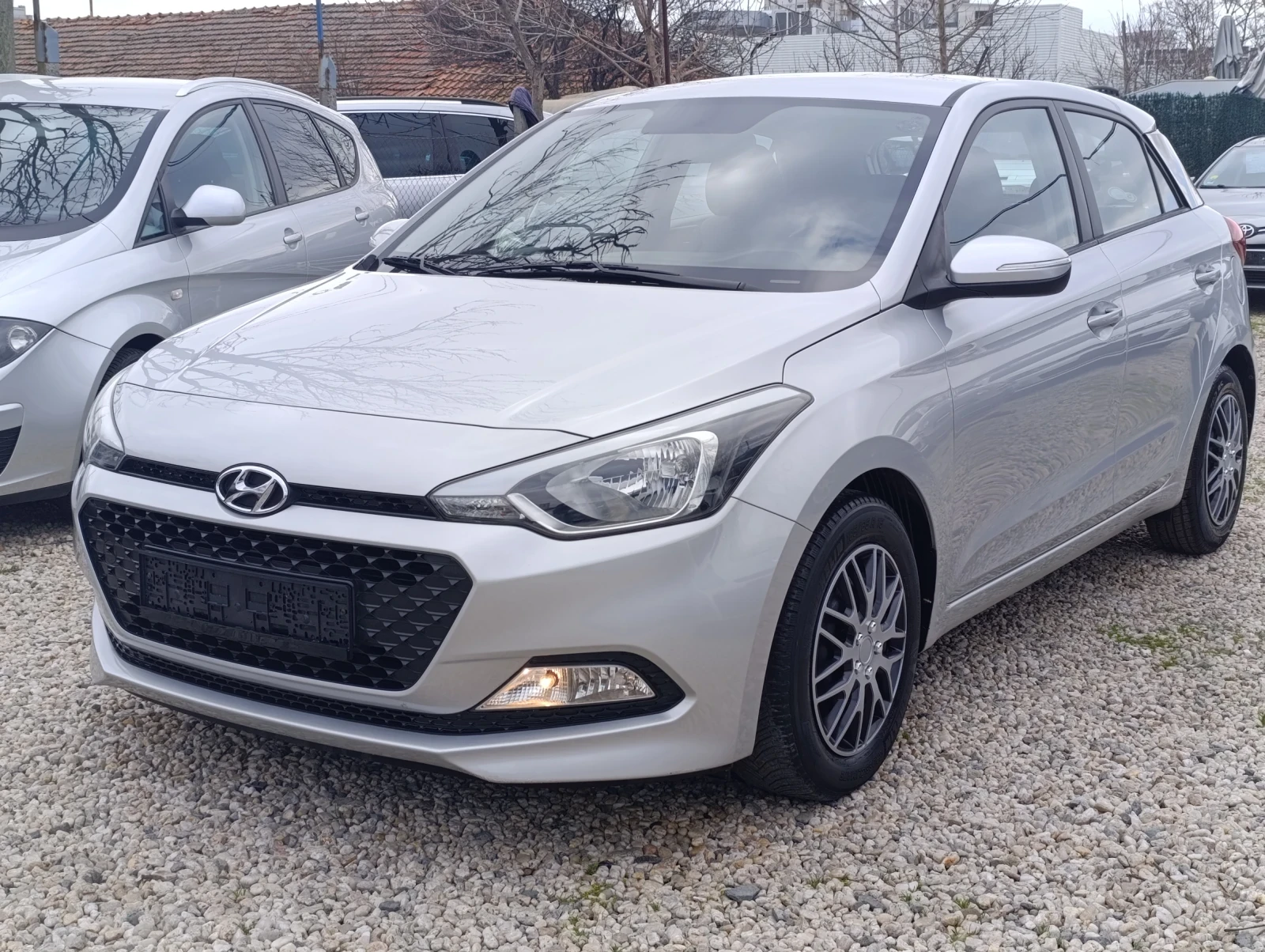 Hyundai I20  BENZIN