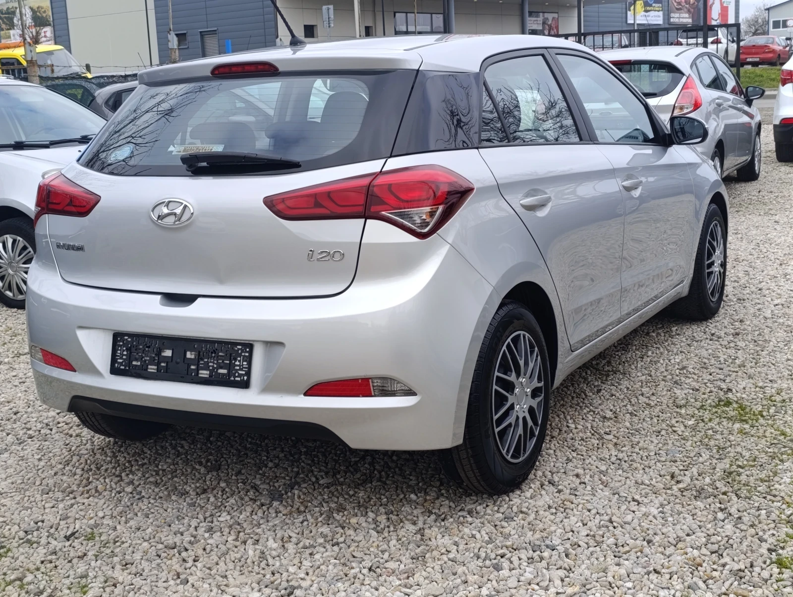Hyundai I20  BENZIN, снимка 8 - Автомобили и джипове - 53874732