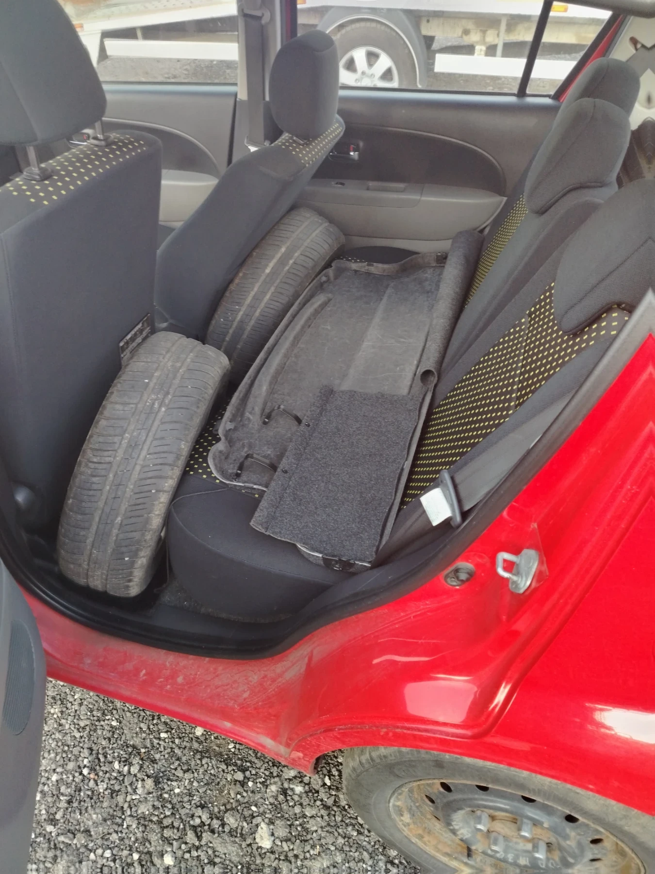 Daihatsu Sirion Benzin, снимка 6 - Автомобили и джипове - 53937341