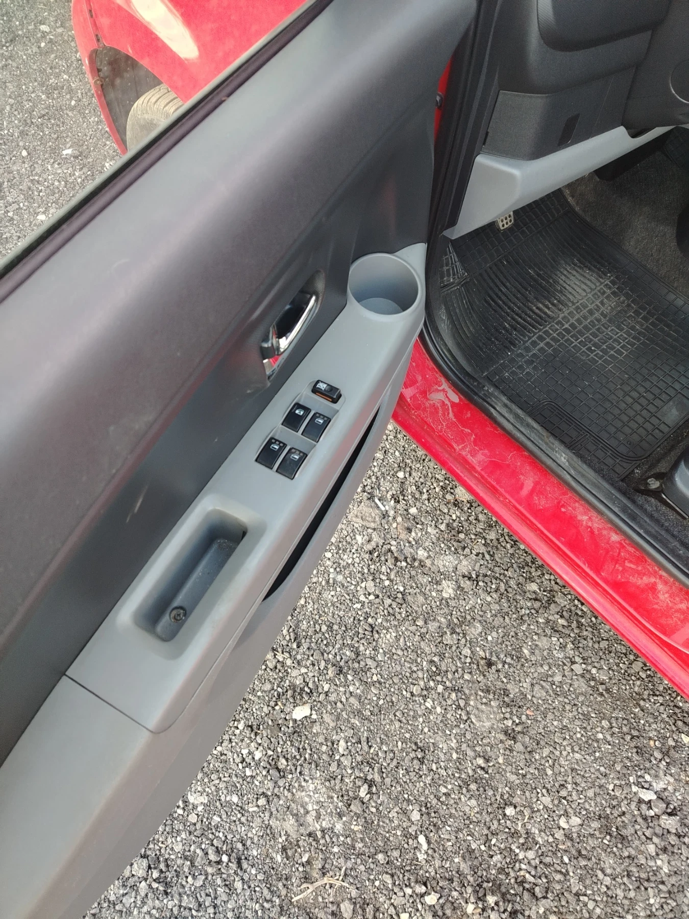 Daihatsu Sirion Benzin, снимка 7 - Автомобили и джипове - 53937341