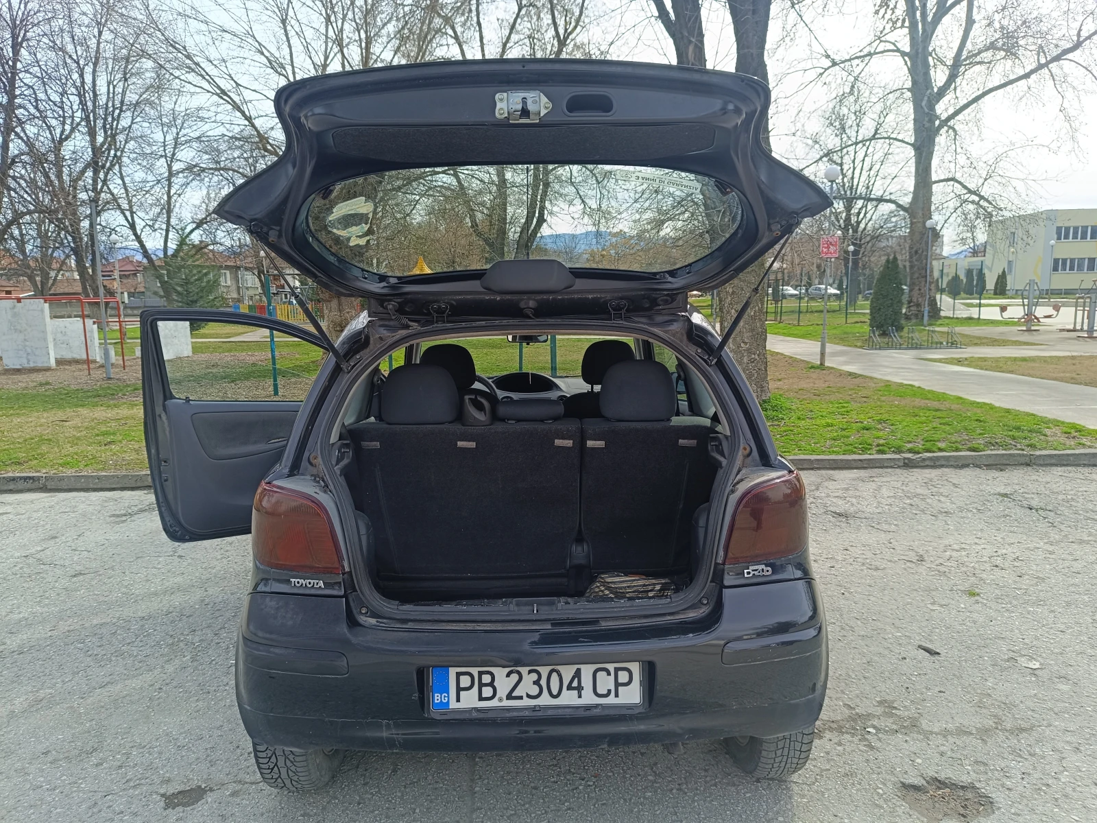 Toyota Yaris, снимка 10 - Автомобили и джипове - 53988681