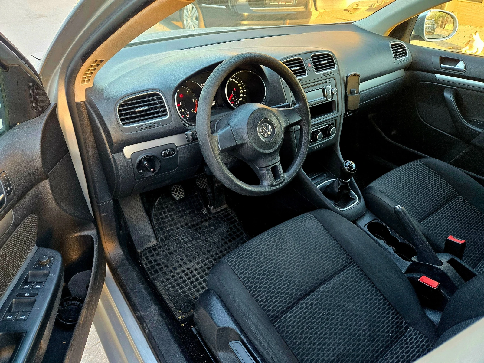 VW Golf TDI Клима 1-Собственик Евро 5, снимка 8 - Автомобили и джипове - 54481440
