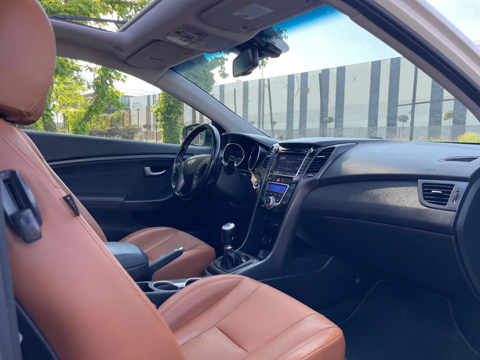 Hyundai I30 Coupe Exclusive, снимка 5 - Автомобили и джипове - 54486076