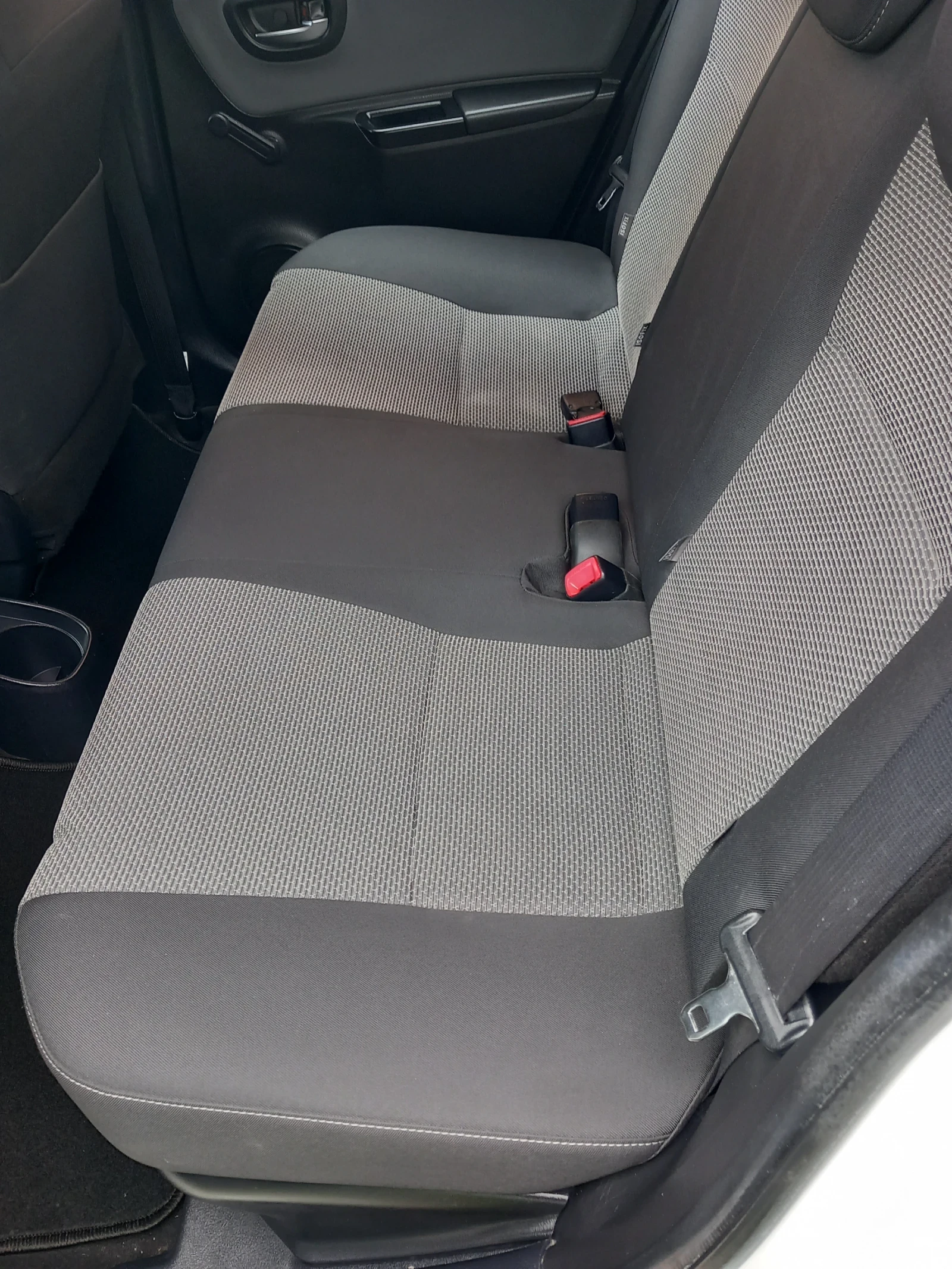 Toyota Yaris 1.5hibrid | Mobile.bg � ����������� 8
