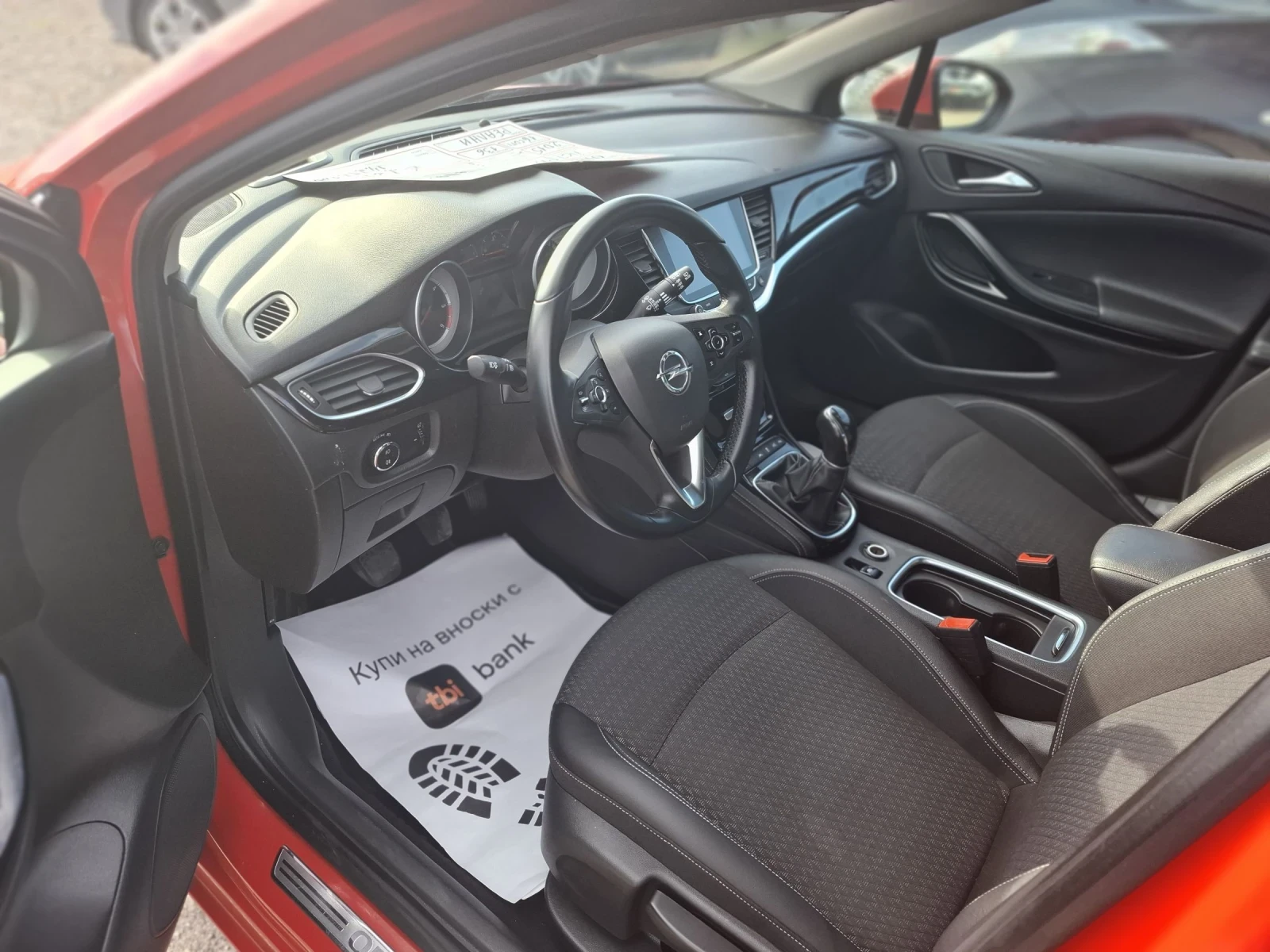 Opel Astra 1.6 CDTI, снимка 11 - Автомобили и джипове - 54856433