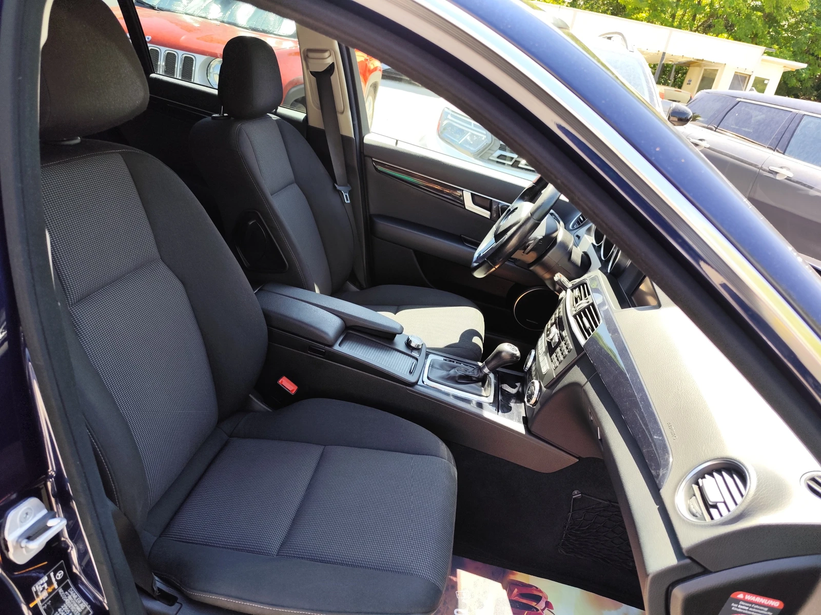 Mercedes-Benz C 220 2.2CDi* АВТОМАТИК* LED/XENON* CAMERA* NAVI* , снимка 13 - Автомобили и джипове - 54924221