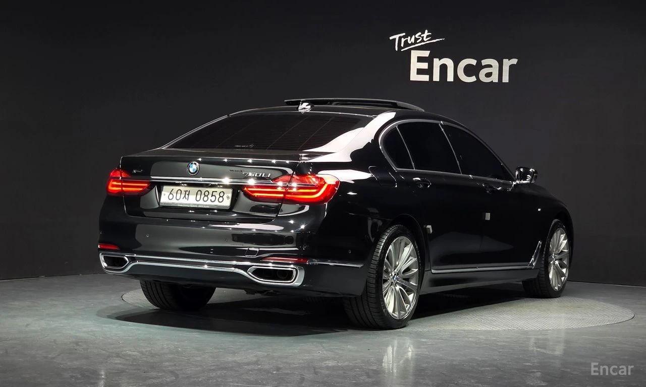 BMW 750 XDRIVE* BOWER* WILKINS* ОБДУХВАНЕ* ДИСТРОНИК* ХЕДЪ, снимка 2 - Автомобили и джипове - 55721911