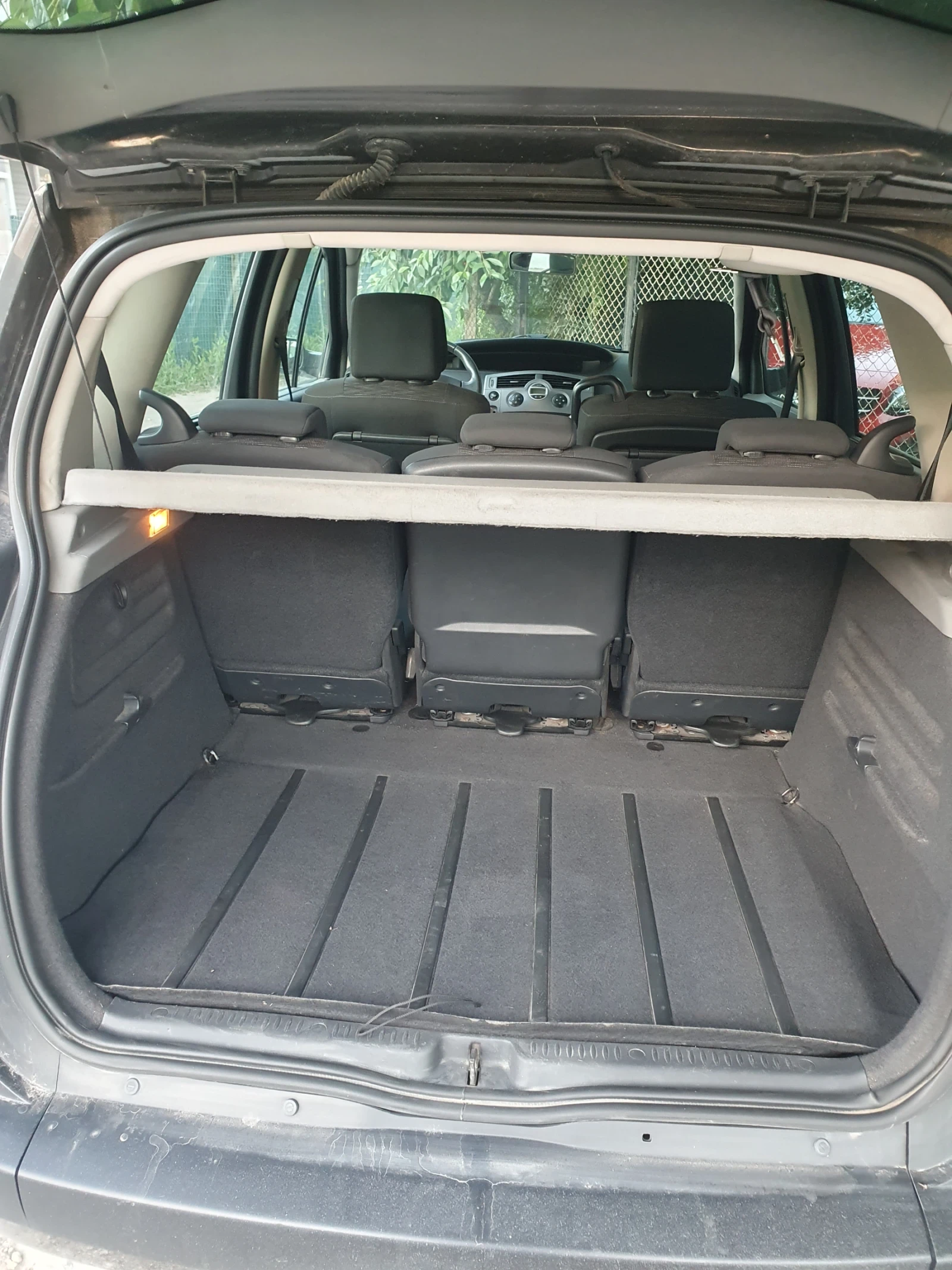 Renault Scenic, снимка 11 - Автомобили и джипове - 56192737