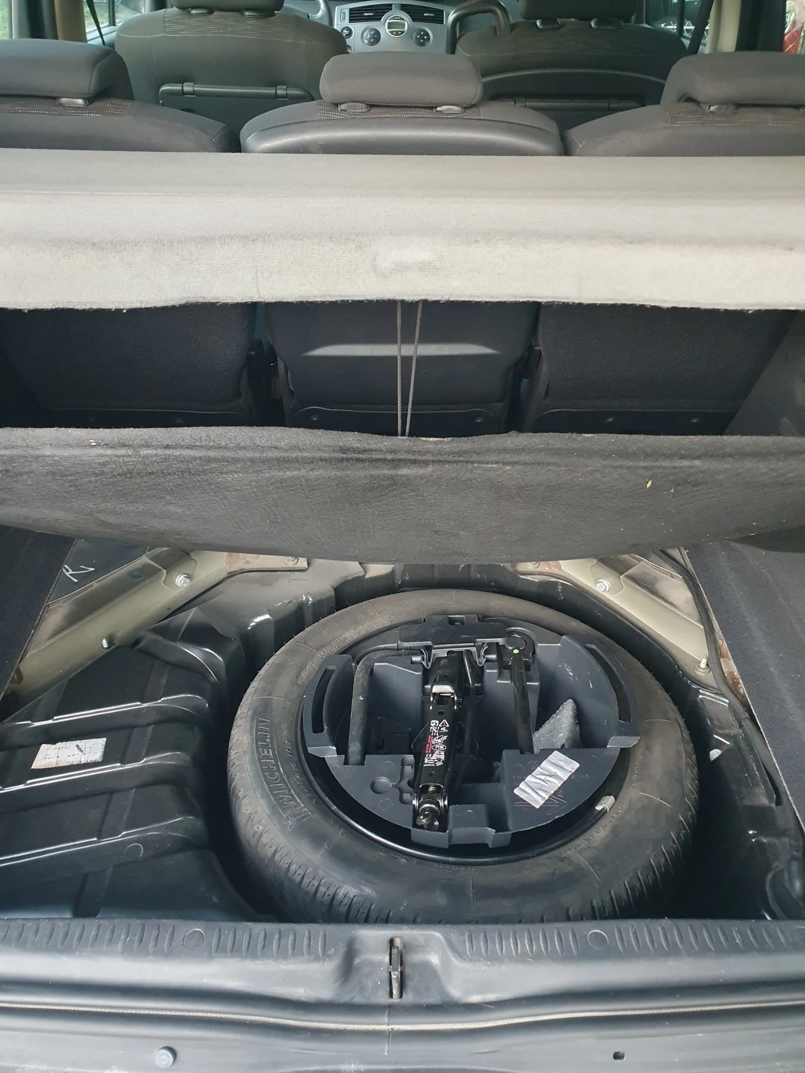 Renault Scenic, снимка 10 - Автомобили и джипове - 56192737