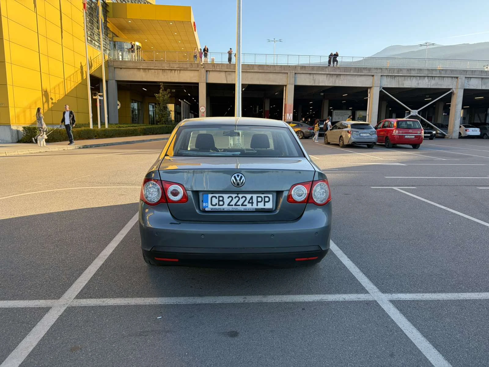 VW Jetta 1.9 TDI, снимка 2 - Автомобили и джипове - 56509437