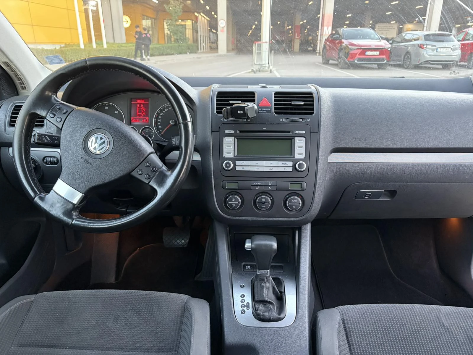 VW Jetta 1.9 TDI, снимка 3 - Автомобили и джипове - 56509437