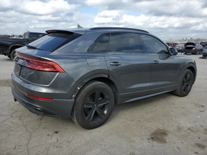 Audi Q8 PREMIUM* KEYLESS* PANO* ПОДГРЕВ* 360, снимка 3 - Автомобили и джипове - 47892848