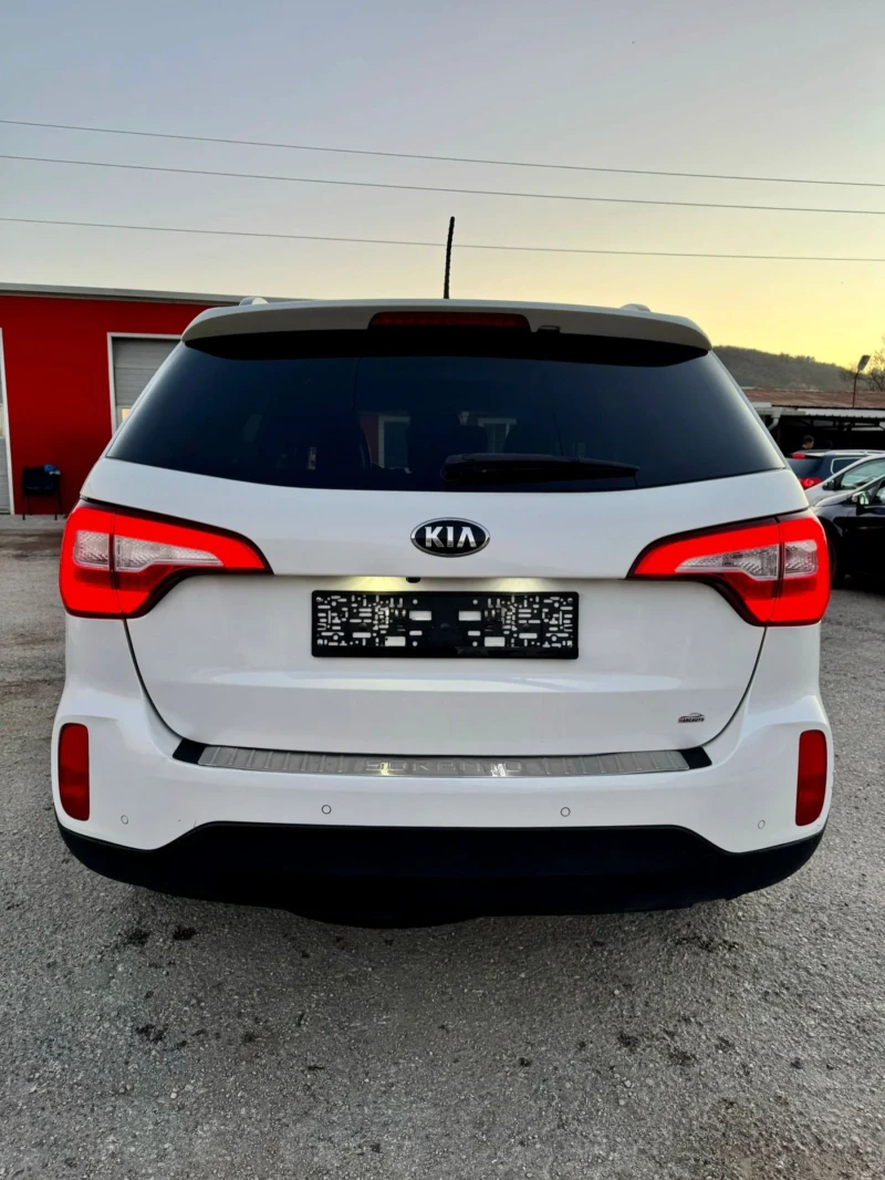 Kia Sorento 2.2CRDI, FULL, АВТОМАТ, 7 МЕСТЕН, FACELIFT , снимка 3 - Автомобили и джипове - 47964643