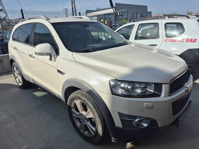 Chevrolet Captiva 2.2D NAVI SHZ Kam LEDER 7-SITZ 4x4 iCarbg MY13, снимка 2 - Автомобили и джипове - 49665449