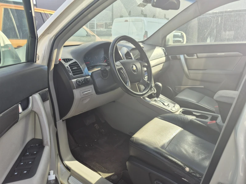 Chevrolet Captiva 2.2D NAVI SHZ Kam LEDER 7-SITZ 4x4 iCarbg MY13, снимка 7 - Автомобили и джипове - 49665449
