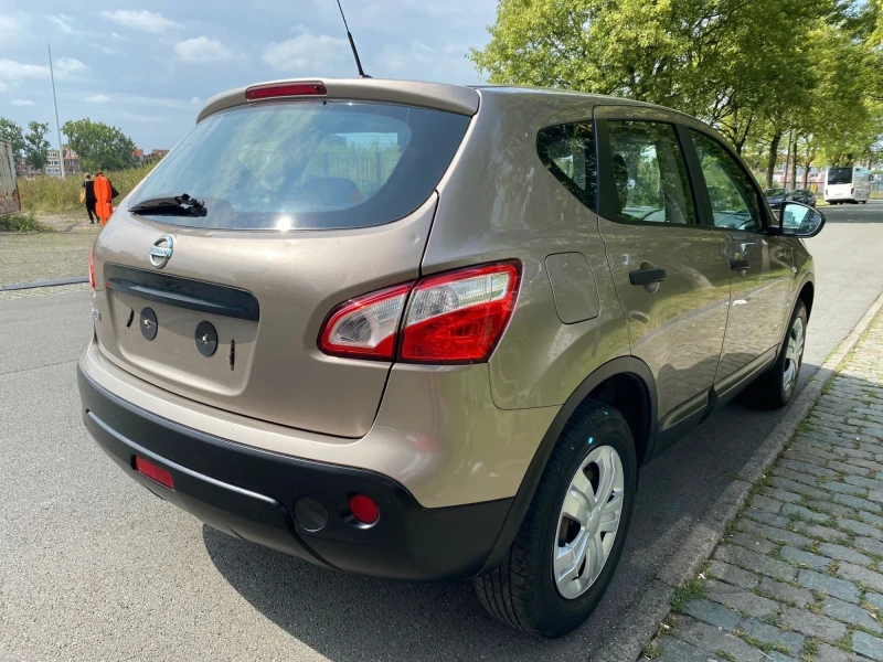 Nissan Qashqai 1.6, снимка 3 - Автомобили и джипове - 52636451
