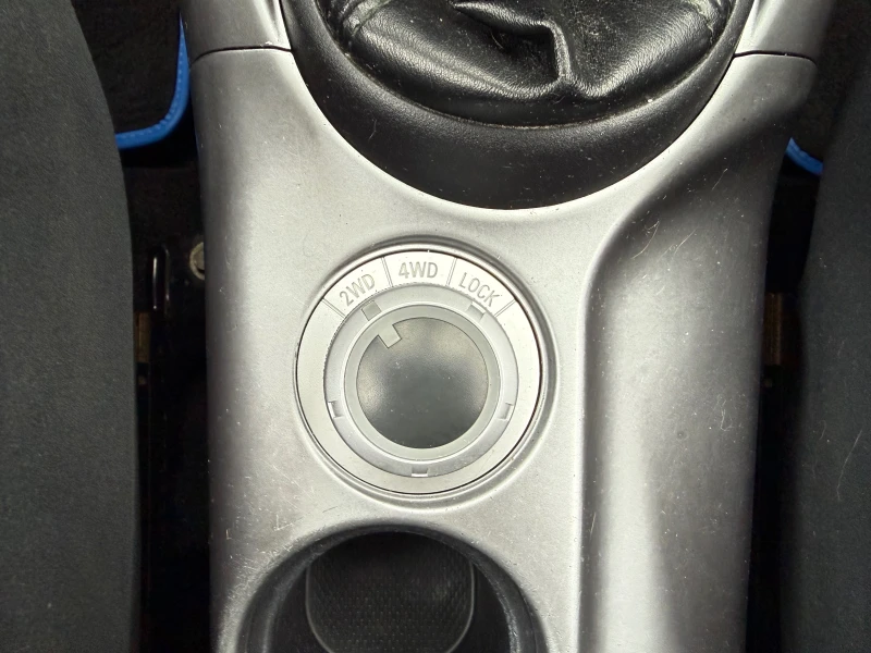 Mitsubishi Outlander 2.0D INVITE 4X4 140кс. !! Топ Състояние !!, снимка 13 - Автомобили и джипове - 53562619