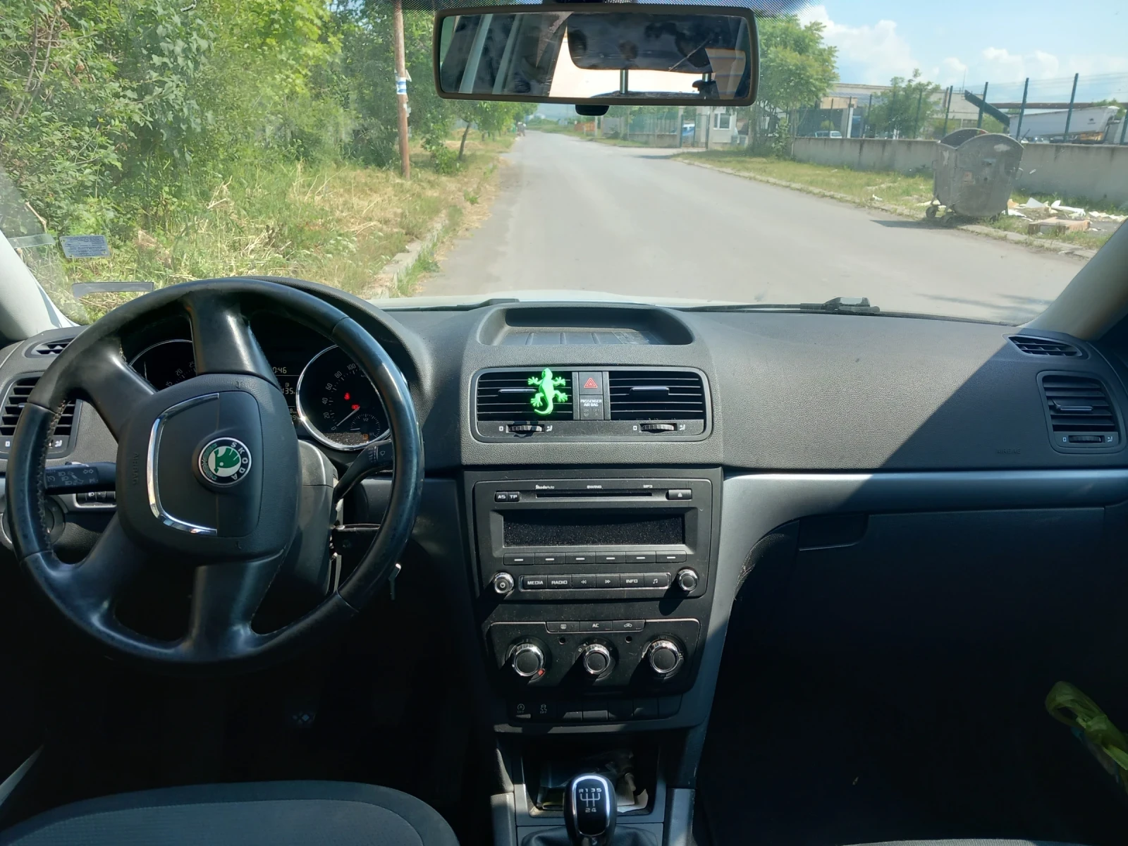 Skoda Yeti 1.6TDI 105 - изображение 5