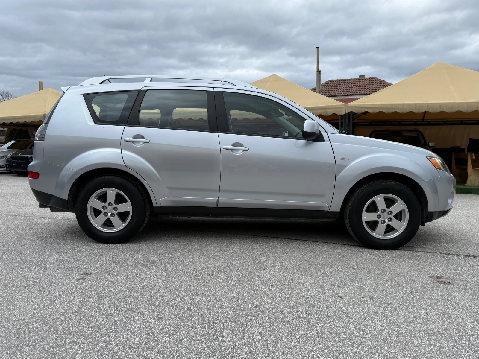 Mitsubishi Outlander 2.0D INVITE 4X4 140кс. !! Топ Състояние !! - изображение 4