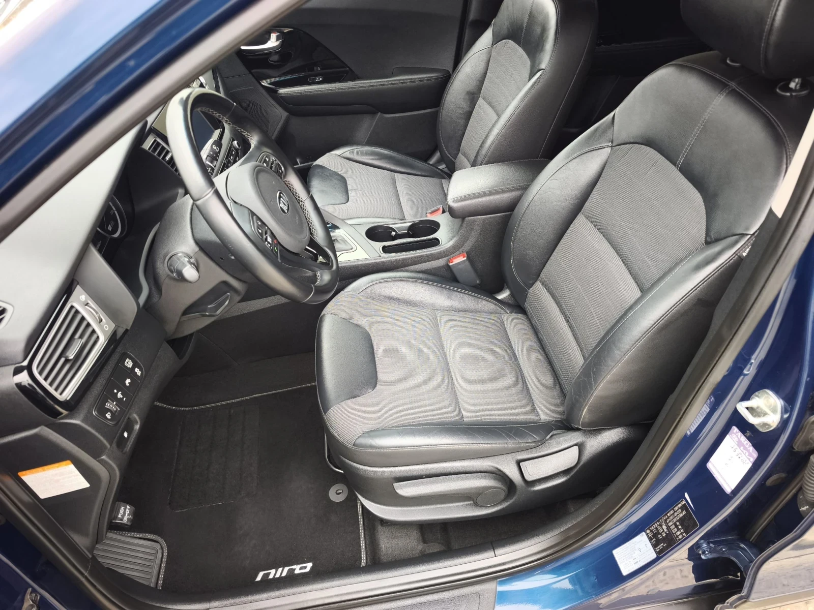 Kia Niro 1.6 HYBRID FULL SERVICE IN KIA NEW !!!, снимка 8 - Автомобили и джипове - 54032108