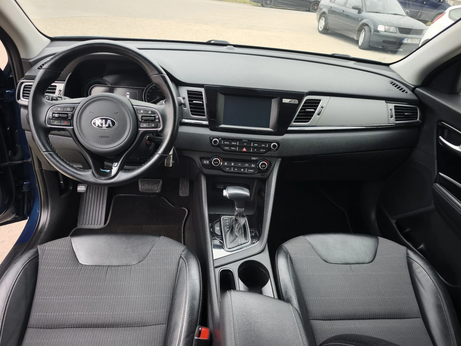 Kia Niro 1.6 HYBRID FULL SERVICE IN KIA NEW !!!, снимка 9 - Автомобили и джипове - 54032108