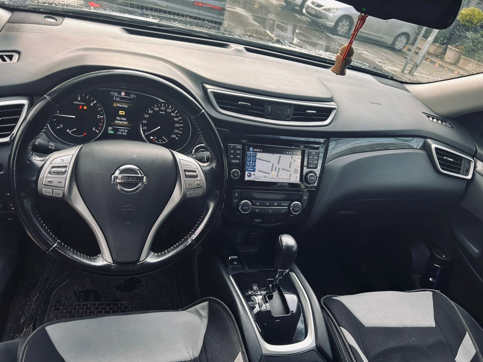 Nissan X-trail 1.6, снимка 7 - Автомобили и джипове - 54100997