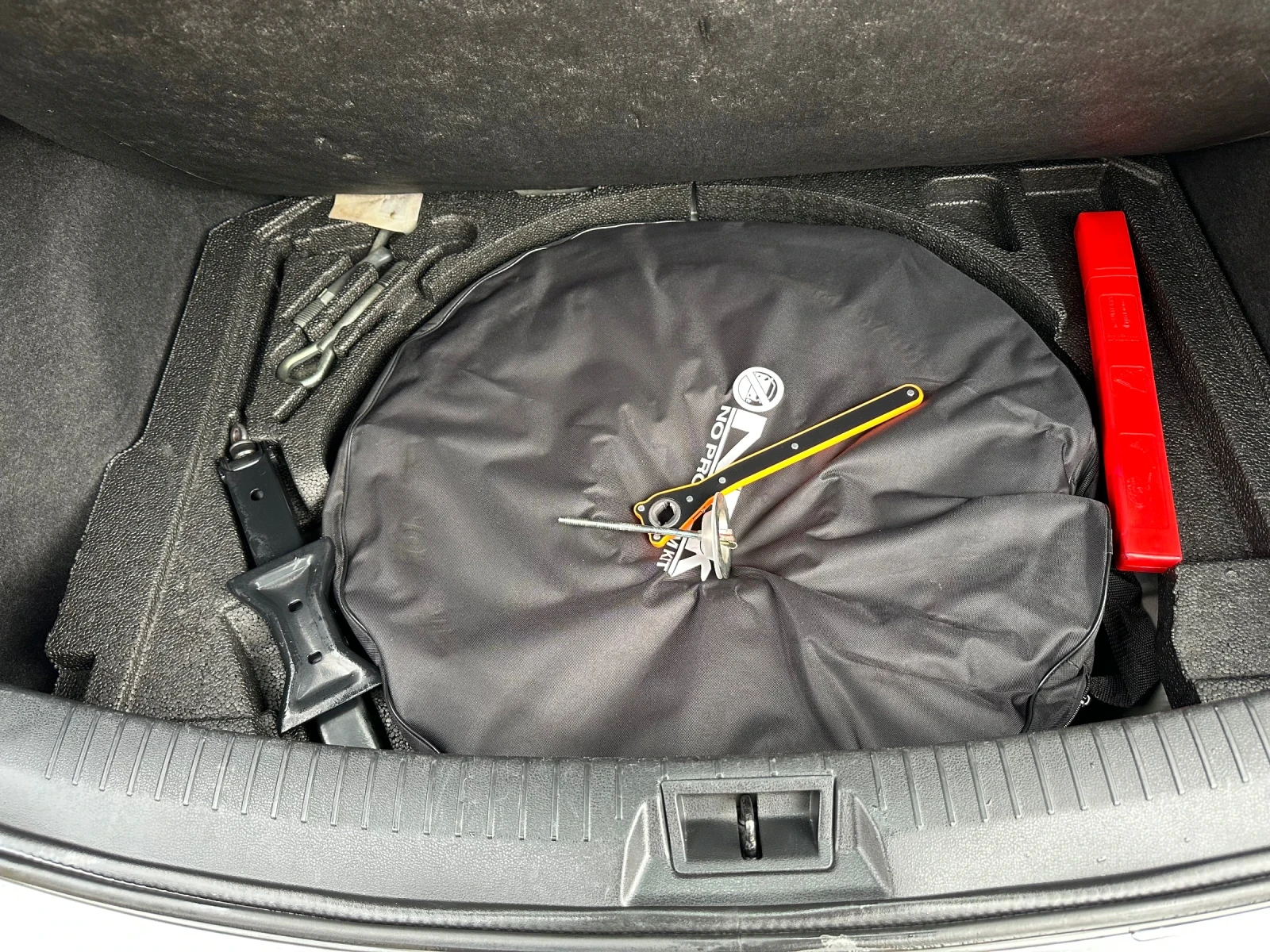 Nissan Qashqai 1.5dci 6скорости 2013, снимка 15 - Автомобили и джипове - 54198342