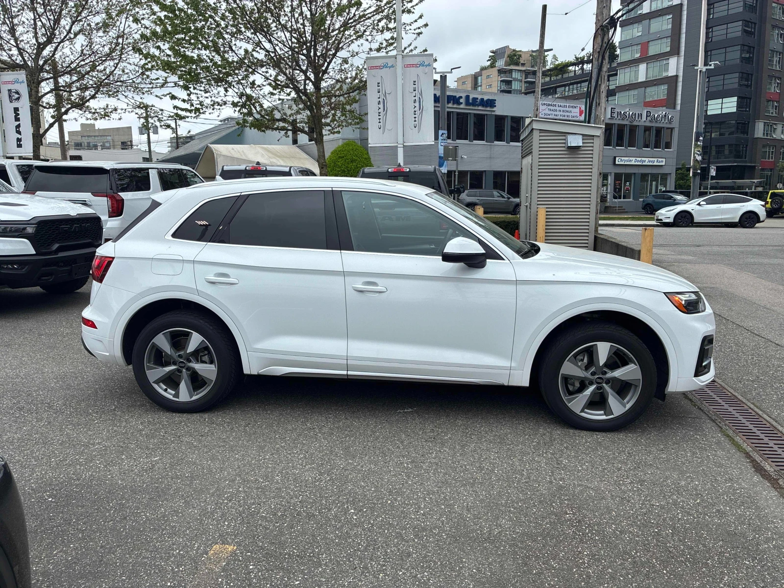Audi Q5 * * CARFAX * * АВТО КРЕДИТ * * Цена до БГ * * , снимка 2 - Автомобили и джипове - 54512882