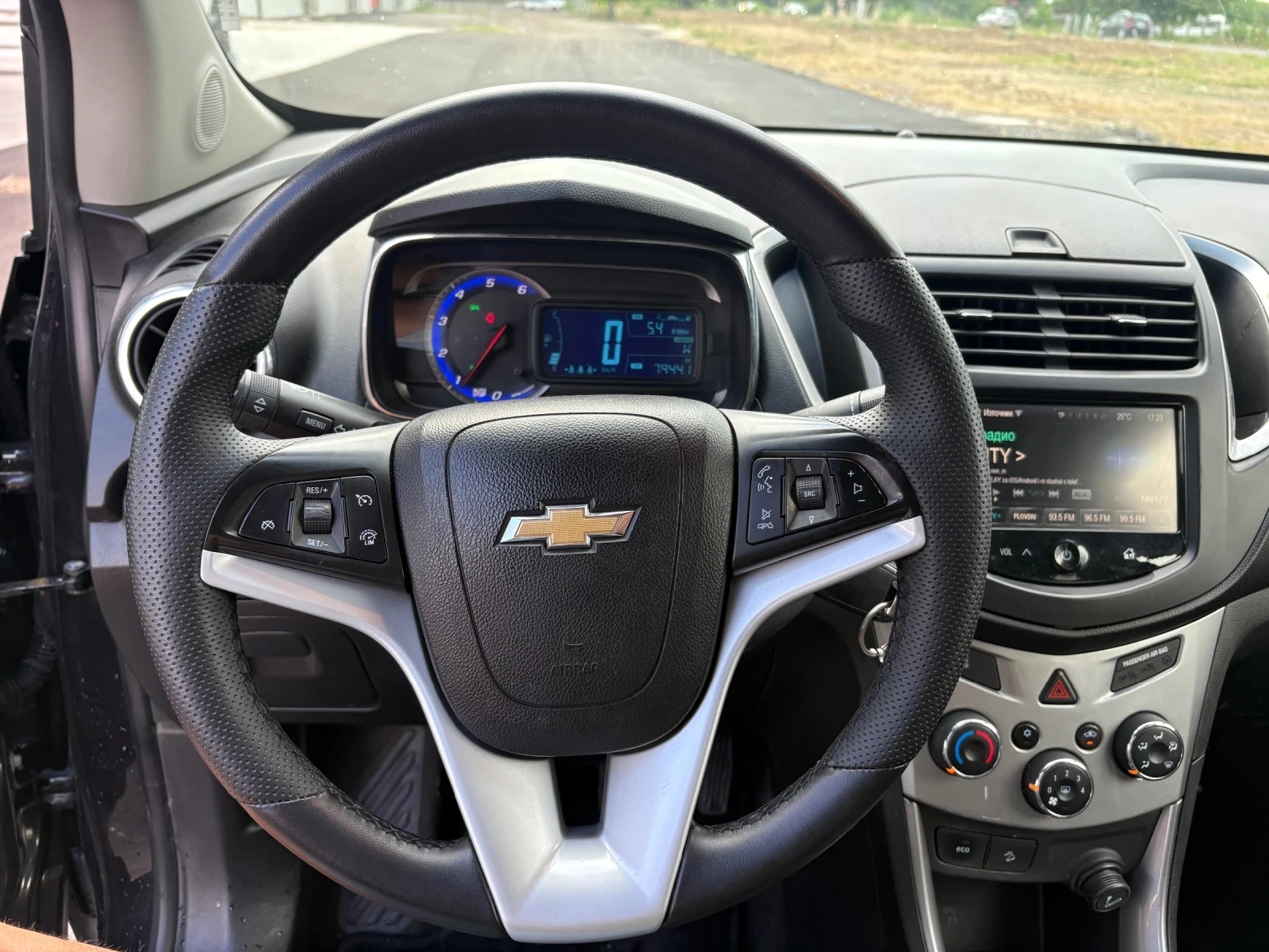 Chevrolet Trax 1.7 CDTi 131 кс, снимка 10 - Автомобили и джипове - 54965592