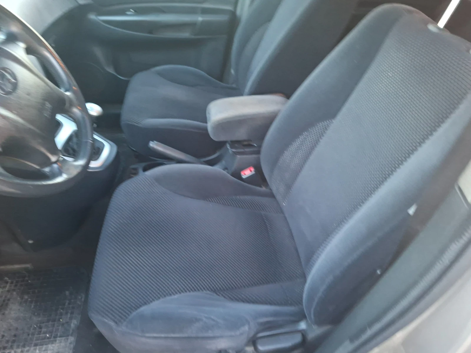 Hyundai Tucson 2.0CRDI, снимка 11 - Автомобили и джипове - 55385377
