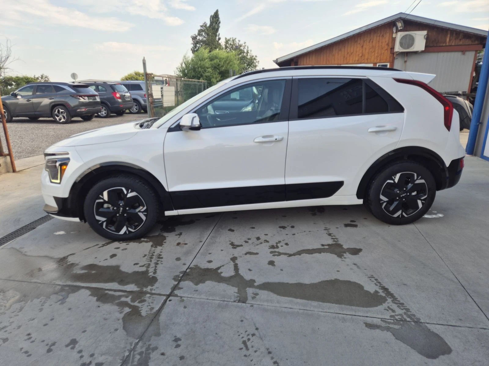 Kia Niro e-Niro 64 kWh, снимка 6 - Автомобили и джипове - 55348097