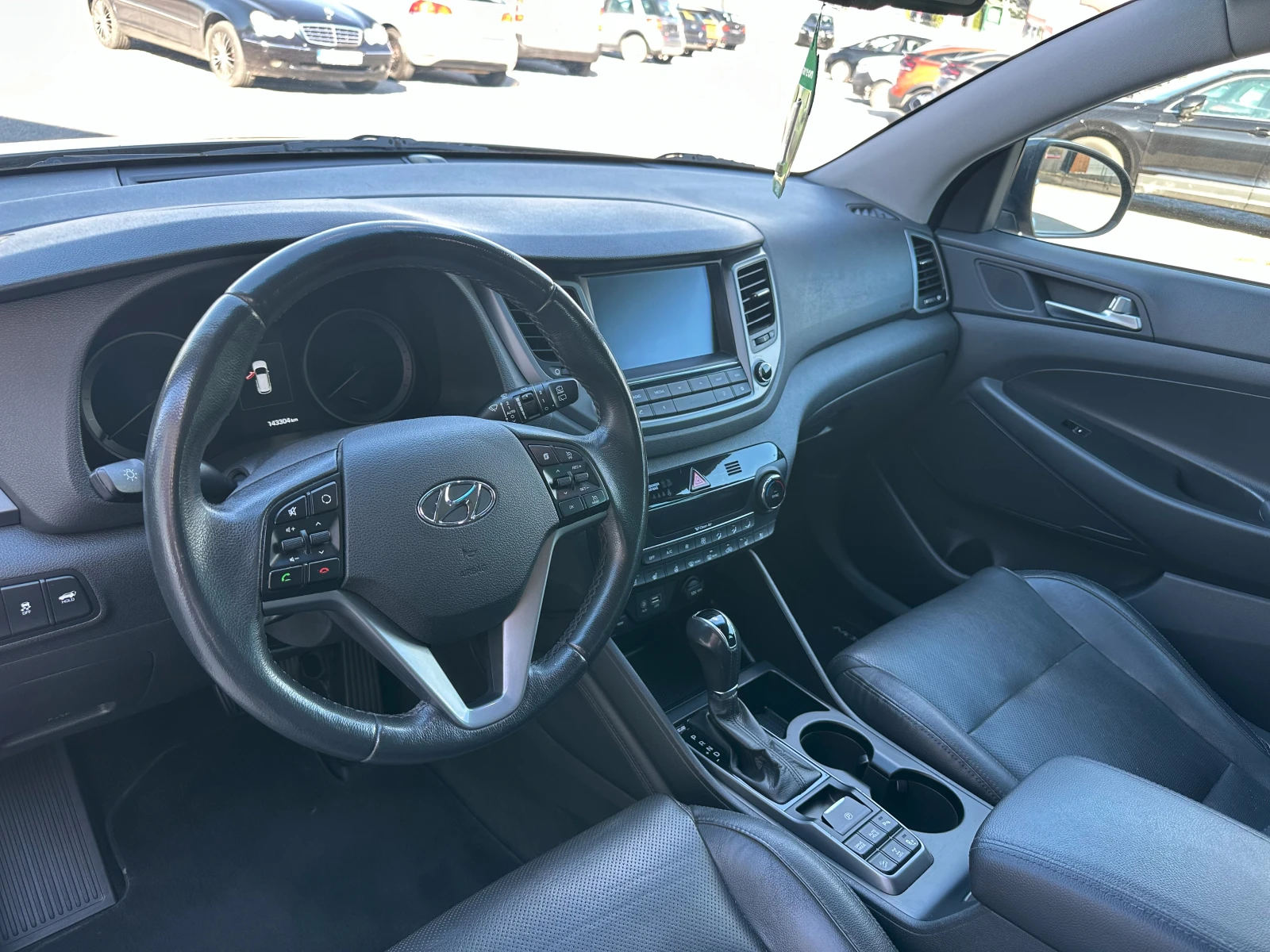 Hyundai Tucson  X-POSSIBLE 4x4 FULL OPTIONS, снимка 10 - Автомобили и джипове - 56258365