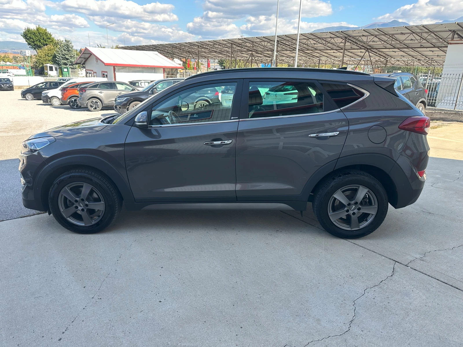 Hyundai Tucson  X-POSSIBLE 4x4 FULL OPTIONS, снимка 3 - Автомобили и джипове - 56258365
