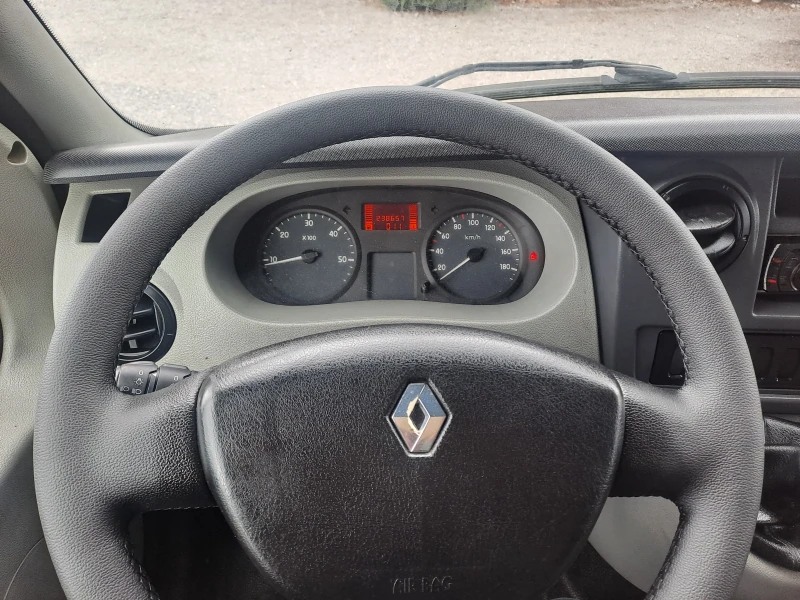Renault Master 2.5 TD, снимка 12 - Бусове и автобуси - 50565994