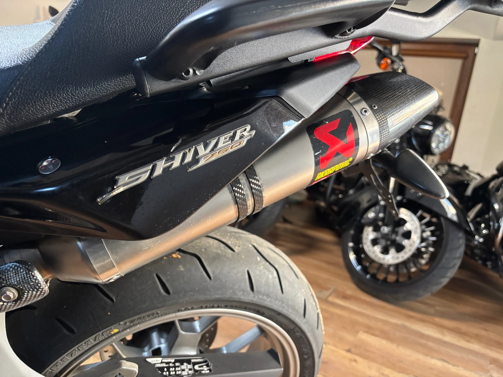 Aprilia Shiver 750 Akrapovic - изображение 5