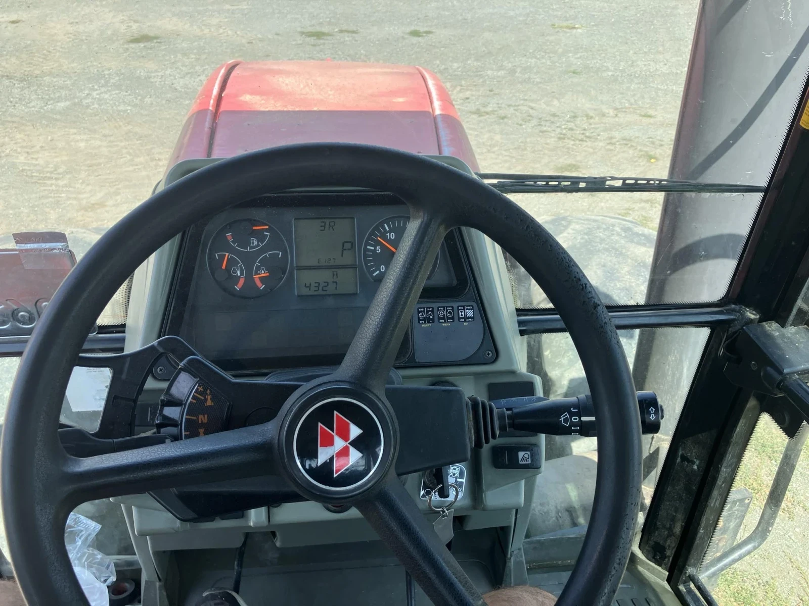 Трактор Massey 8280 - изображение 3