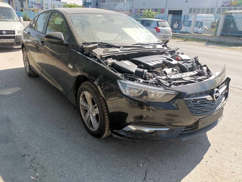 Opel Insignia 1.6cdti, снимка 6 - Автомобили и джипове - 42620216