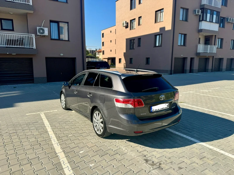 Toyota Avensis Kombi, снимка 13 - Автомобили и джипове - 47650544