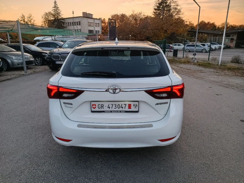 Toyota Avensis 1.8i-147кс-ШВЕЙЦАРИЯ-АВТОМАТ, снимка 4 - Автомобили и джипове - 47796972