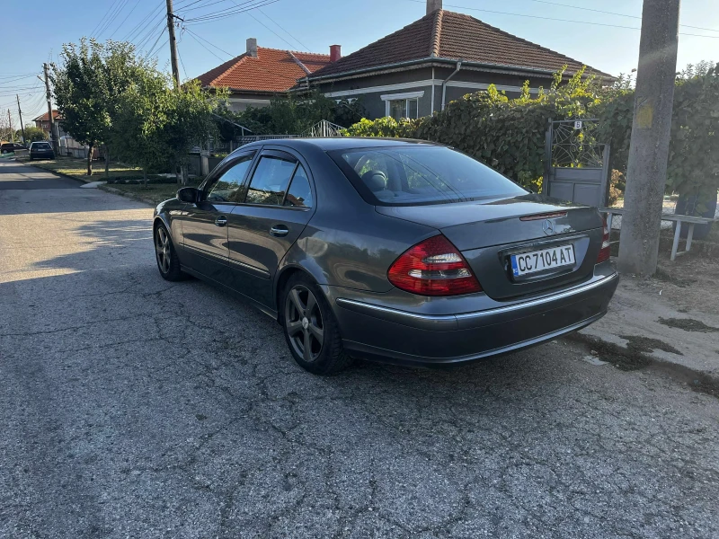 Mercedes-Benz E 200, снимка 3 - Автомобили и джипове - 51599097