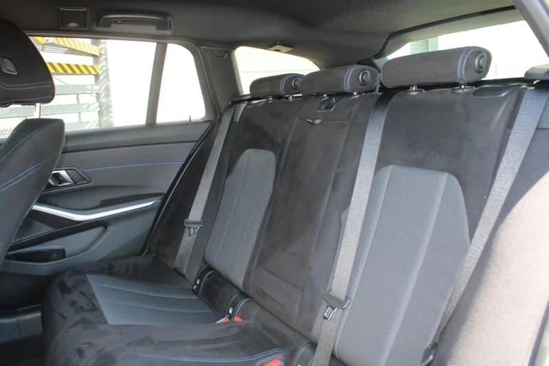 BMW 330 xDrive Touring M Sport AdLED , снимка 6 - Автомобили и джипове - 52072074