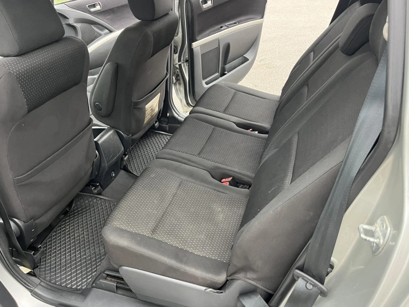 Toyota Corolla verso 2.2 D4D 136к 6 СКОРОСТИ КЛИМАТРОНИК АВТОПИЛОТ, снимка 9 - Автомобили и джипове - 52643685