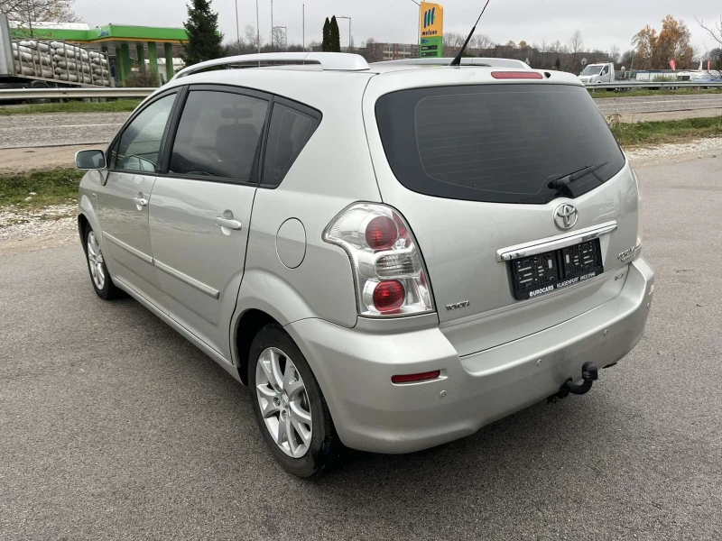 Toyota Corolla verso 2.2 D4D 136к 6 СКОРОСТИ КЛИМАТРОНИК АВТОПИЛОТ, снимка 5 - Автомобили и джипове - 52643685