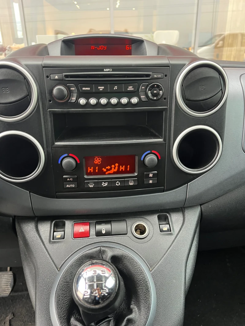 Citroen Berlingo 1.6HDI XTR, снимка 11 - Автомобили и джипове - 53373515