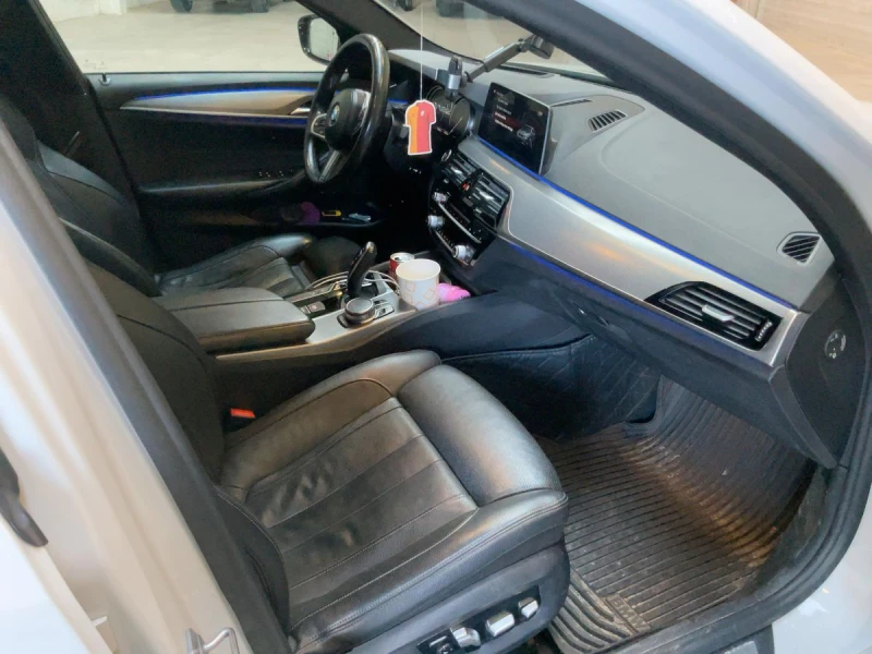 BMW 530E M Sport, снимка 10 - Автомобили и джипове - 53509350