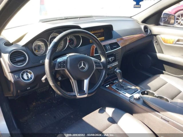 Mercedes-Benz C 300 LUXURY 4MATIC/SPORT* * burmaster* Keyless* пано* , снимка 5 - Автомобили и джипове - 47997567