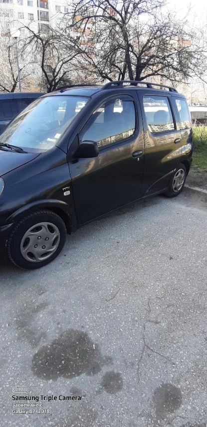 Toyota Yaris verso 1.3, снимка 4 - Автомобили и джипове - 54937994