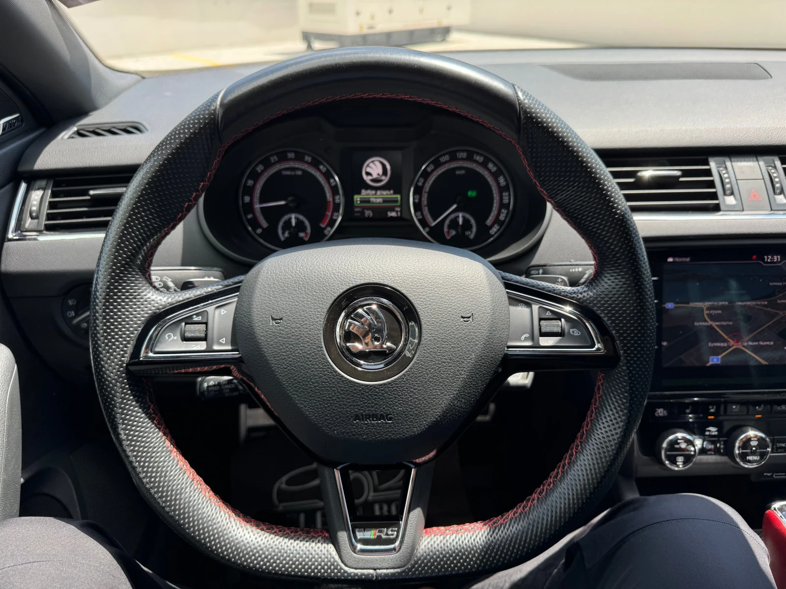 Skoda Octavia 2.0TDI VRS DSG6 - изображение 10